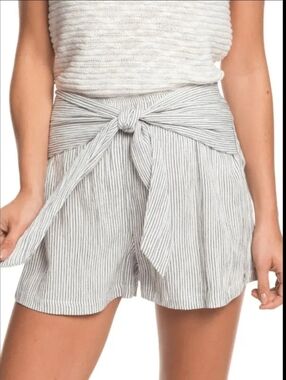Roxy Striped High-Waist Tie-Front Shorts in White and Black sx Medium